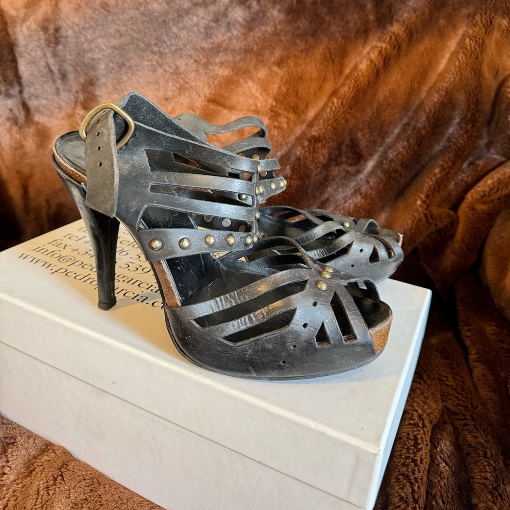 Size 41 chatty Black Vacchetta lux, Pedro Garcia heels.